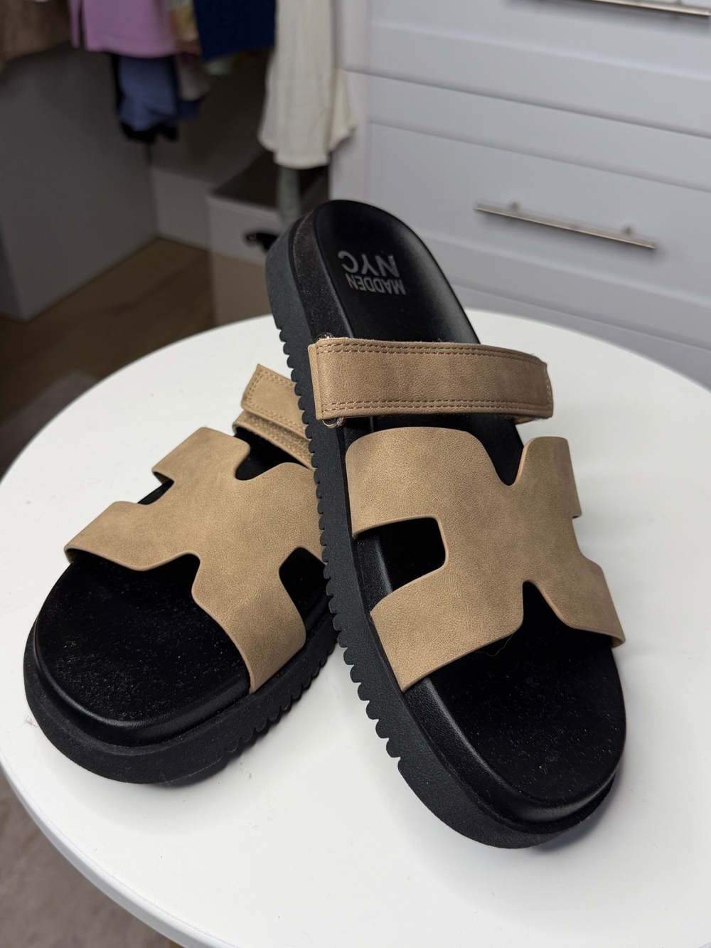 Madden NYC Tan Crossover Slide Sandals with Black Footbed